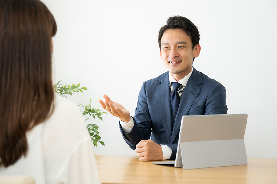 男性カウンセラー